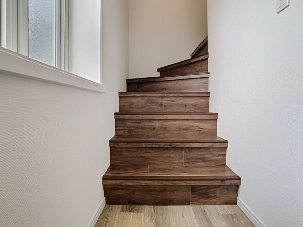 賃貸 階段 リニューアル