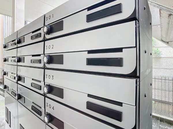 集合ポスト　ダイヤル錠　セキュリティ　賃貸設備　神奈川